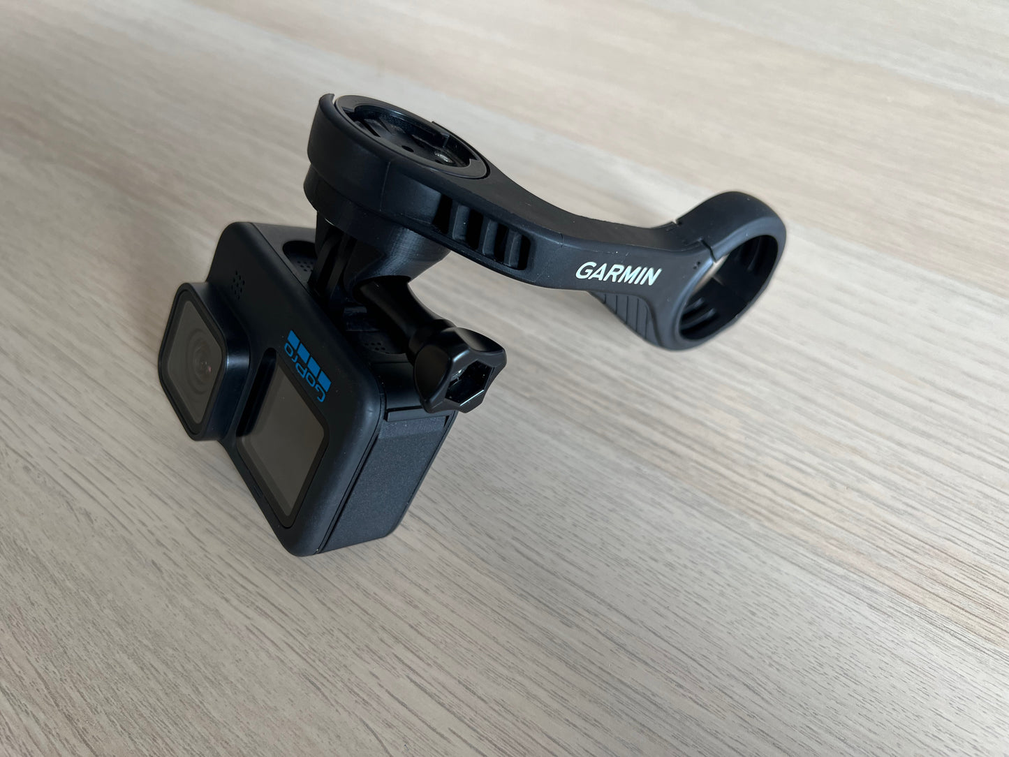 Fixation GoPro sur Garmin Edge - Capturez tous vos moments d'aventure